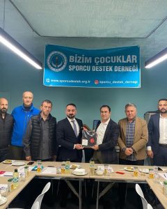 mustafa dalgıç yetim sporculara forma hediye etti